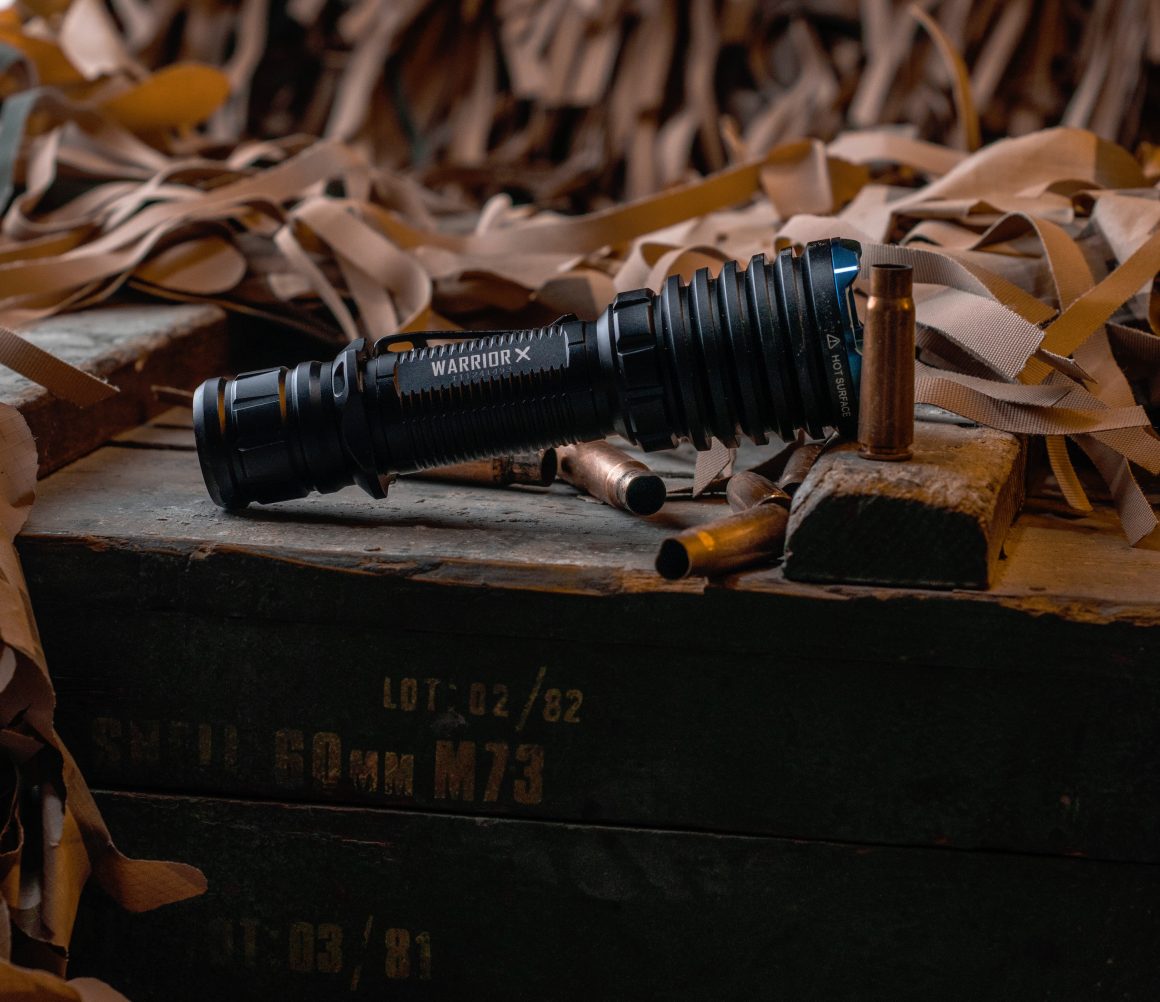 Taktische Militärtaschenlampe mit Patronenhülsen