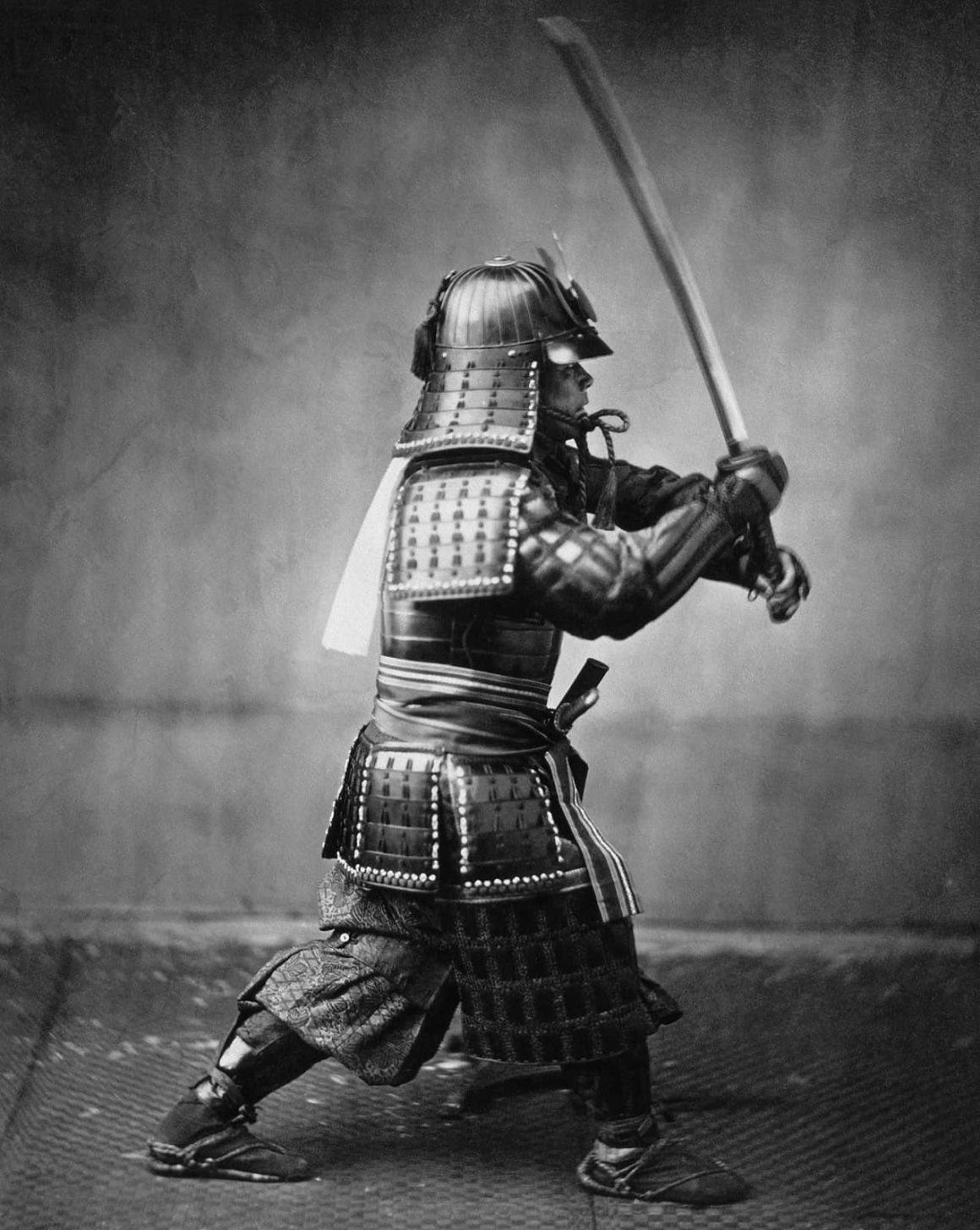 Samurai Angriff mit dem Katana Schwert