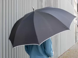 Sicherheitsschirm XXL – geöffnet seitlich