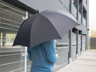 Sicherheitsschirm Standard – geöffnet seitlich