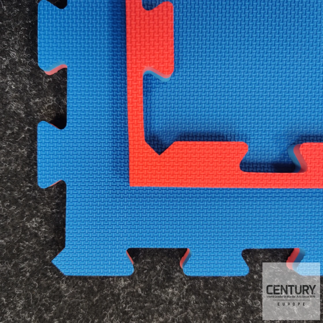 Wendbare Kampfsport Puzzlematte - blau und rot mit Rahmen