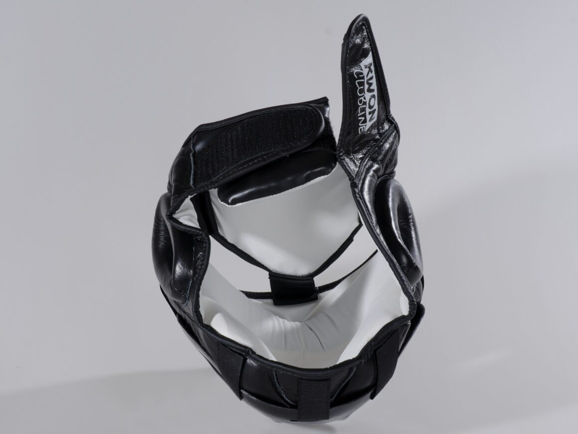 Kwon clubline kopfschutz mit Maske schwarz - Ansicht von unten