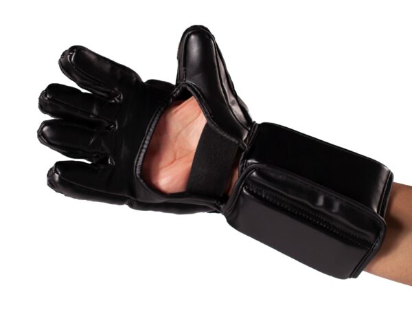 Kwon Escrima Handschuhe Unterarmschutz schwarz - Rückansicht Arm