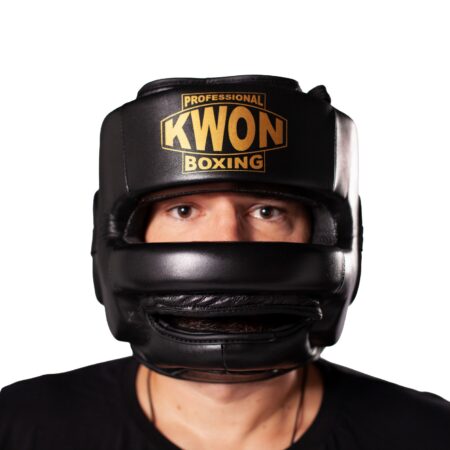 Kwon professional Boxing Kopfschutz mit Nasenbügel schwarz - Vorderansicht Kopf