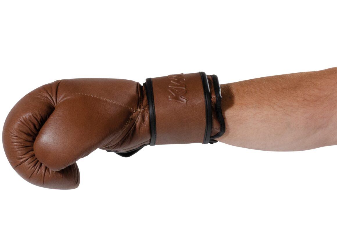 Kwon Boxhandschuhe knocking braun - Ansicht seitlich