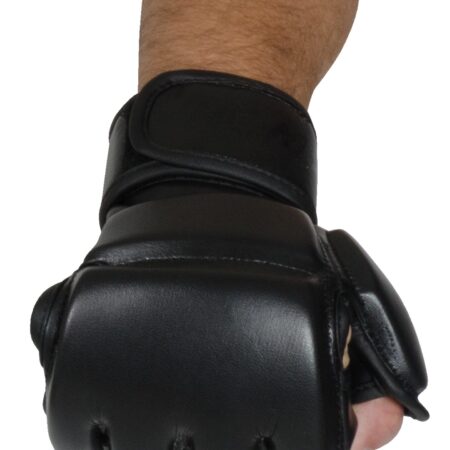 Kwon MMA Handschuhe schwarz - Ansicht von oben Faust