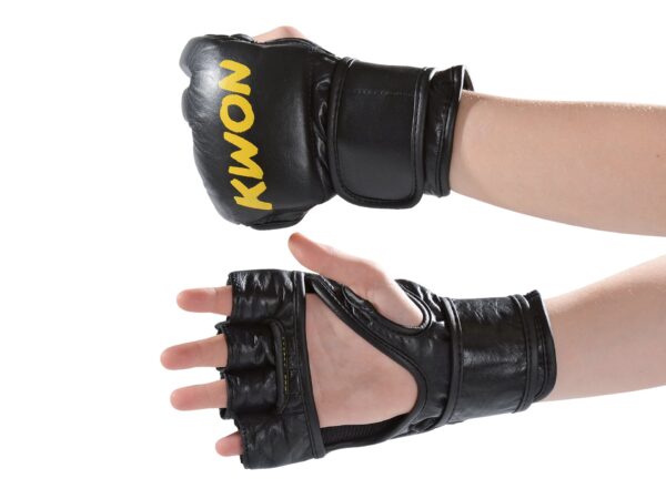 Kwon MMA Handschuhe Leder schwarz - Vorder- und Rückansicht Hand