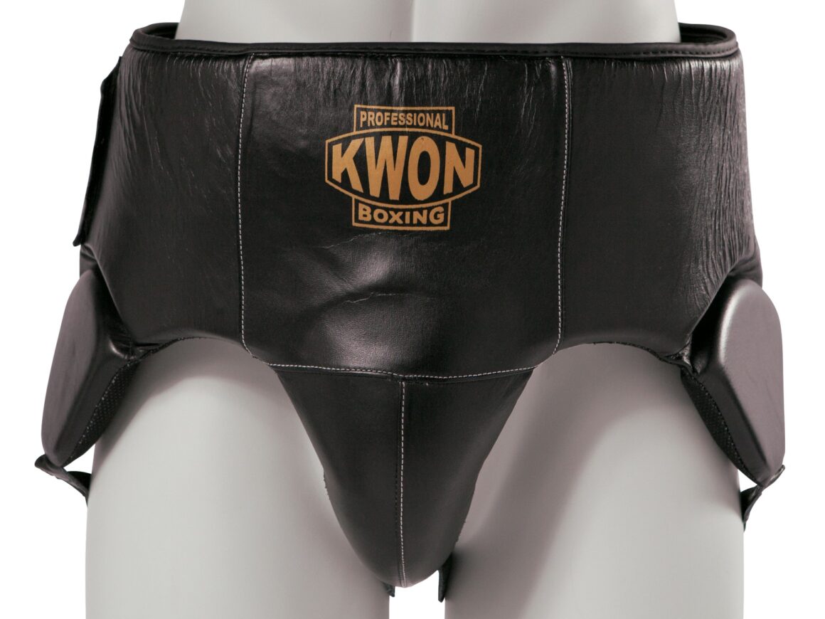 Kwon Professional Boxing Box Tiefschutz schwarz - Vorderansicht