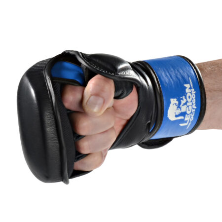 Legion Octagon MMA Handschuhe Sparring schwarz-blau - Ansicht seitlich unten Hand Faust