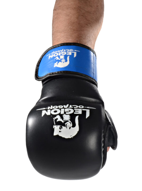 Legion Octagon MMA Handschuhe Sparring schwarz-blau - Ansicht oben Hand