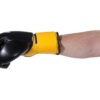 Kwon Boxhandschuhe Knocking schwarz-gelb - Seitenansicht Arm