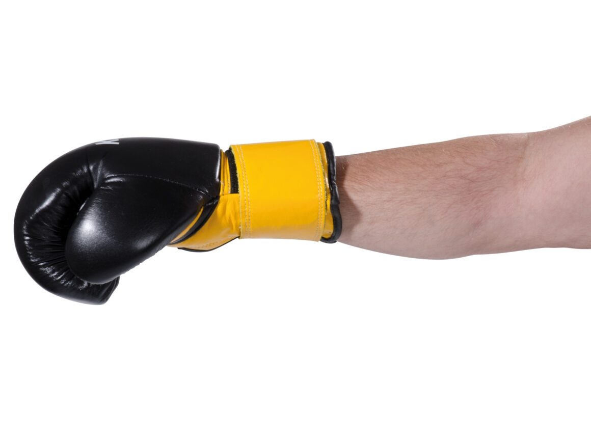 Kwon Boxhandschuhe Knocking schwarz-gelb - Seitenansicht Arm