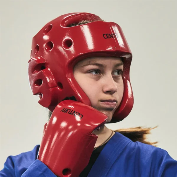 Century Kopfschutz Schüler Sparring rot – Mädchen mit Helm und Boxhandschuhe Angriff