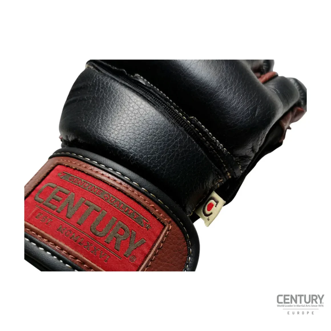 Century Centurion Handschuhe schwarz-braun - Nahaufnahme Logo