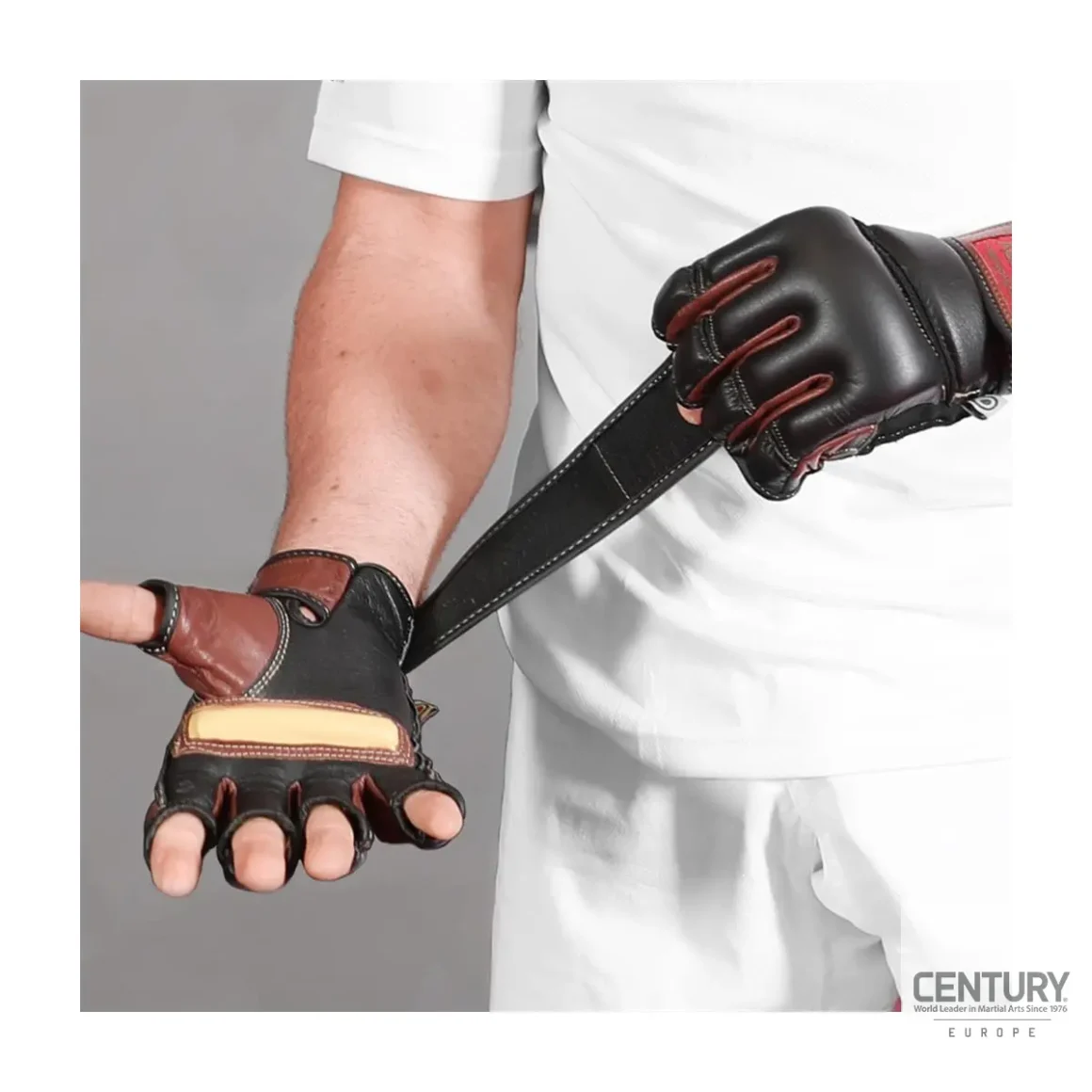 Century Centurion Handschuhe schwarz-braun - Kampfsportler bringt Klettverschluß an