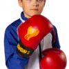 Kwon Kinder Boxhandschuhe Cobra rot-schwarz - Boxer Junge in Abwehrhaltung.