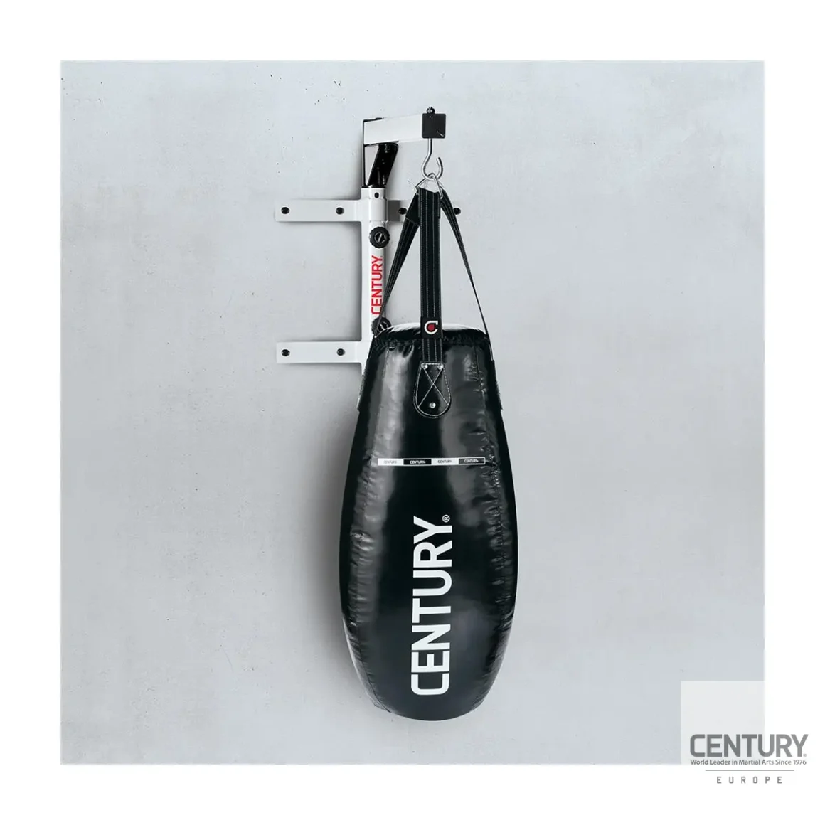 Century Wandhalterung Boxsack - Frontansicht mit Boxsack