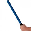 Kwon SV Schaumstoff Schlagstock 60 cm blau-schwarz - linke Hand hält Schlagstock oben