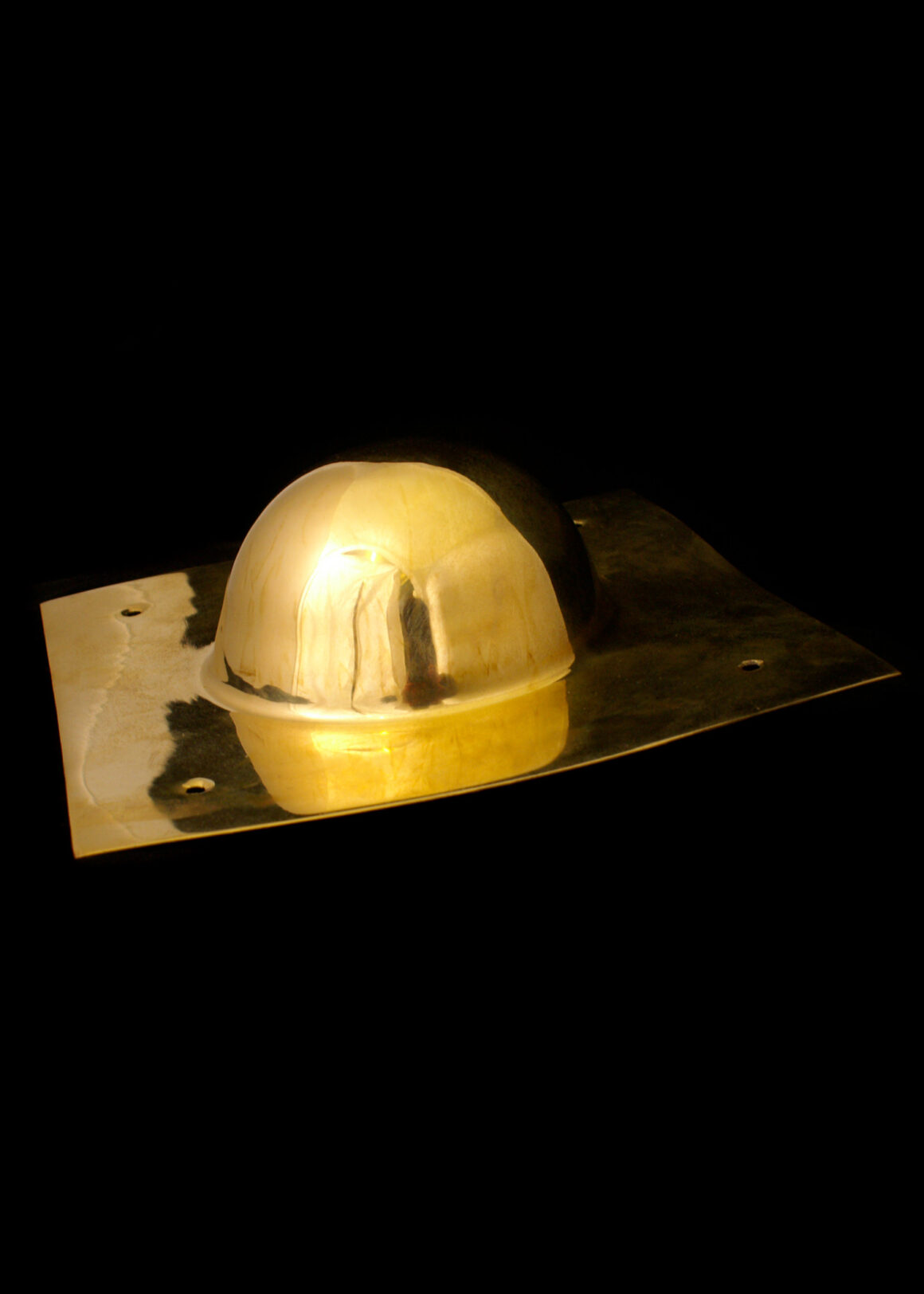 Quadratischer Schildbuckel, Umbo (Messing)