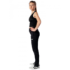 Kwon Trainingshose Slim Fit schwarz - Seitenansicht an einer Frau