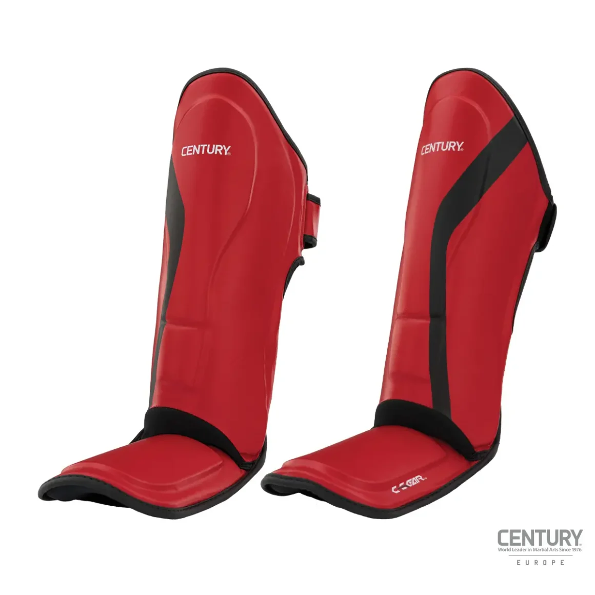 Century Schienbein Spannschutz C-Gear Determination Wako zertifiziert rot-schwarz - seitliche Vorderansicht von rechts