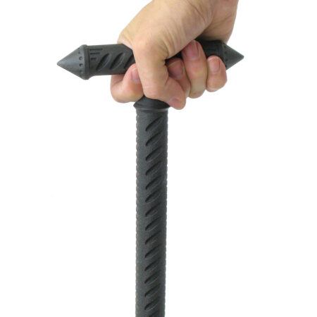 United Cutlery Stock Defense Walking Cane - Hand hält den Stock am Griff