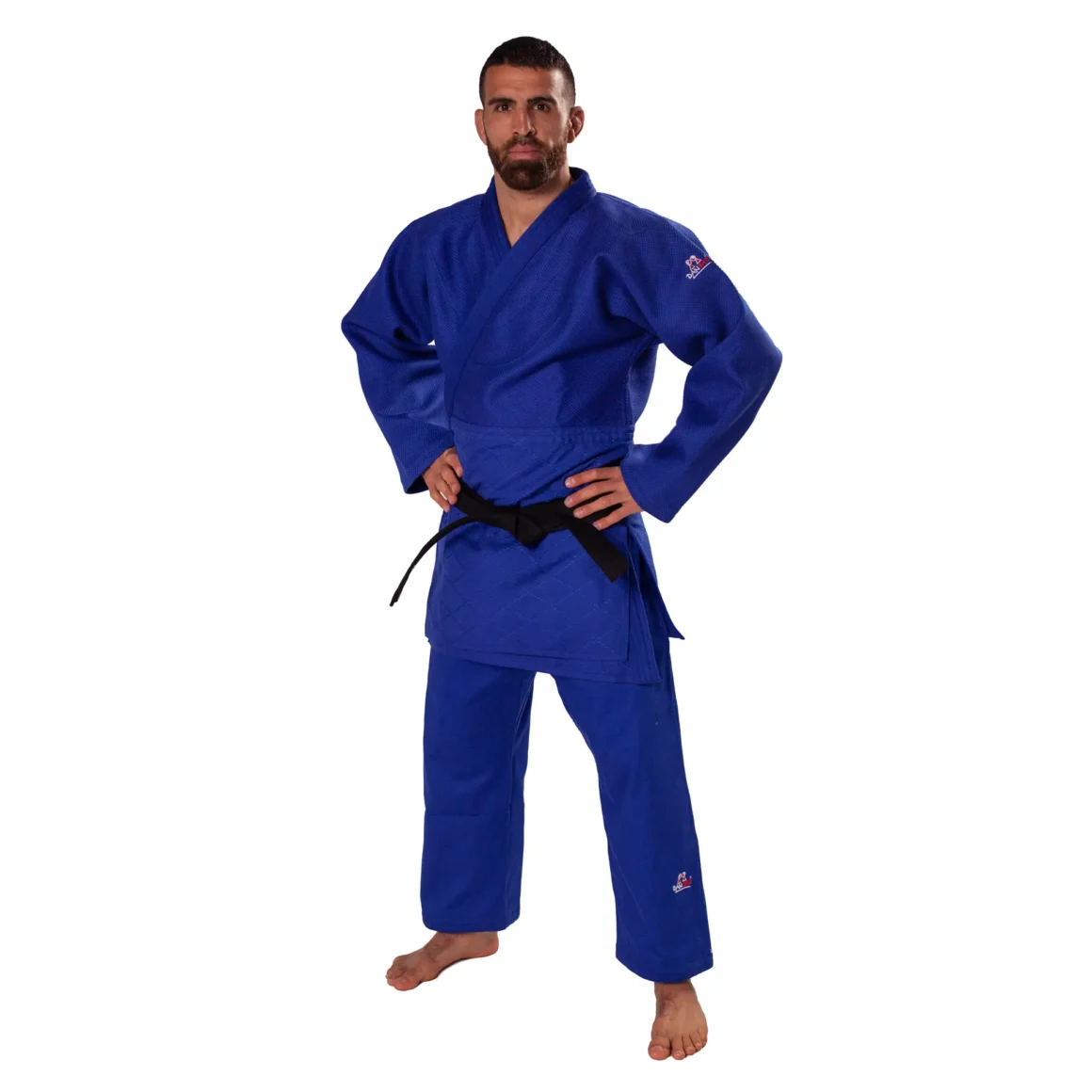 Danrho Judoanzug Ultimate 750 IJF anerkannt japanischer Werbung blau - Vorderansicht an Kamspfsportler
