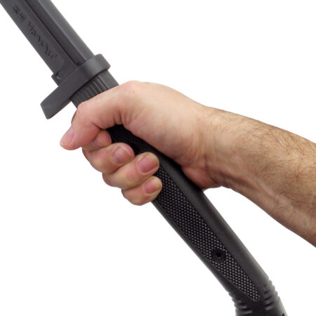 United Cutlery Honshu Practice Katana (Kunststoff) schwarz - Hand hält Schwert am Griff