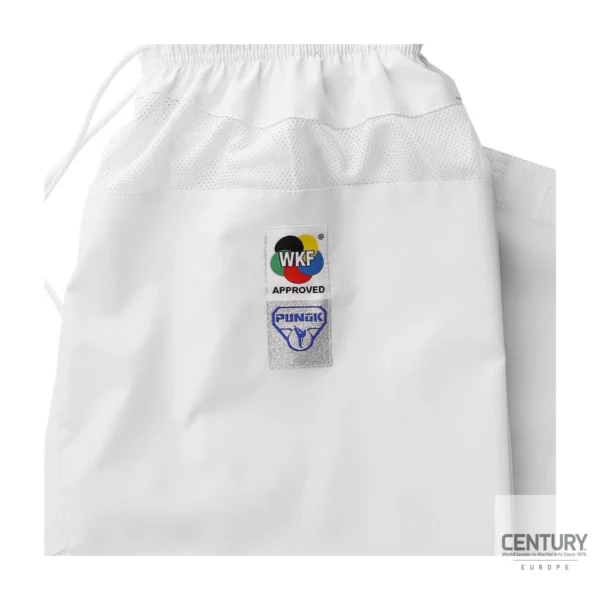 Punok WKF Kumite Gi weiße Schulter weiß - Nahaufnahme Hose Punok WKF Sticker Logo