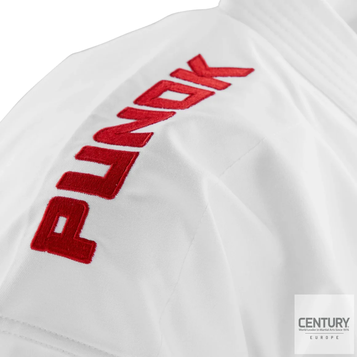 Punok WKF Wettkampf Gold Kata Uniform 3 Teile Set weiß - Jacke (rot) Ansicht Schulter Punok Logo Stickerei