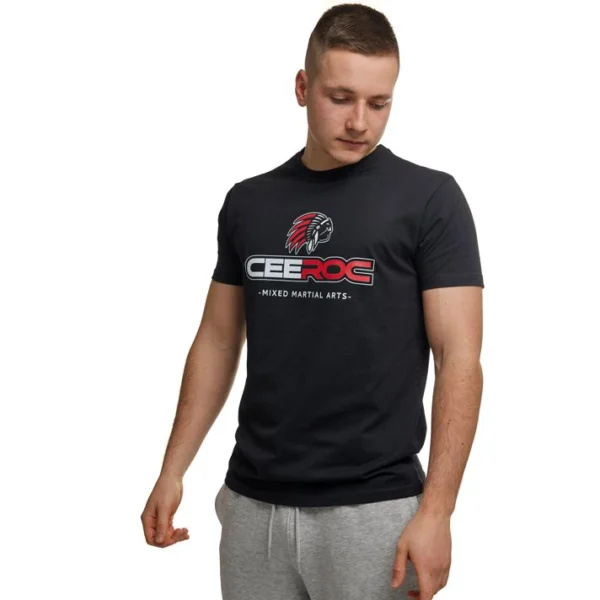 CEEROC MMA T-Shirt Black/Red - Vorderansicht leicht schräg an einem Mann