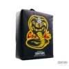Cobra Kai quadratische Handpratze schwarz Schlangenmotiv - Vorderansicht von links