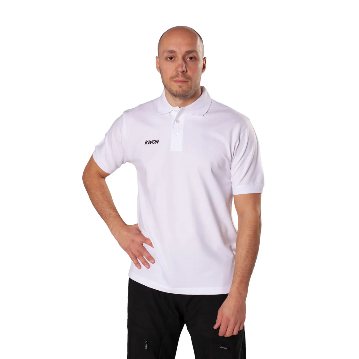 Kwon Poloshirt weiß - Vorderansicht an einem Mann