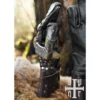 Battle Merchant Mittelalterliche Panzerhandschuhe Typ 3 braun - Ansicht auf Fell