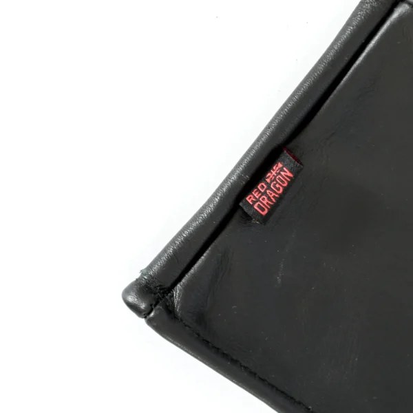 Red Dragon Armoury Hema Schwertkämpferhandschuhe Nahaufnahme Logo