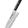 Samura Damascus 67 Santoku 7,0 Zoll, 175 mm Micarta Griff - Klinge nach links unten zeigend, auf einem weißen Hintergrund
