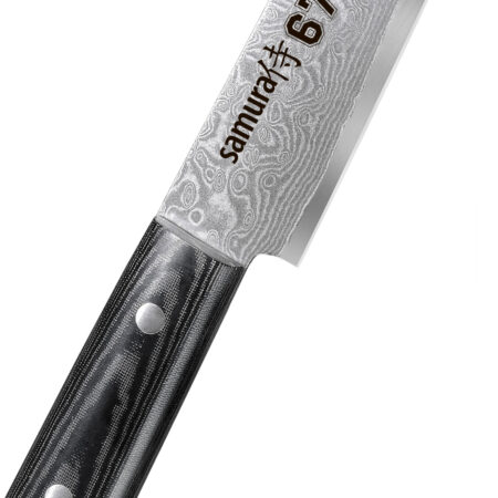 Samura DAMASCUS 67 Schinkenmesser 7,7 Zoll / 195 mm - Nahaufnahme Messer schräg im Bild, Griff unten rechts, Klinge nach rechs oben zeigend