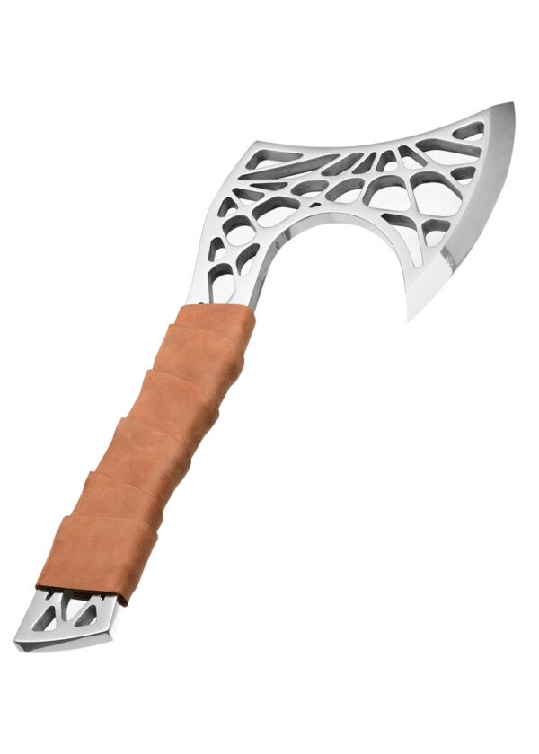 Samura Juggernaut Küchenbeil - Futuristische Axt nach rechts gedreht und gekippt, mit durchbrochenem, netzartigem Design aus silbernem Metall, Klinge leicht gebogen mit brauner Lederummantelung am Griff auf einem weißen Hintergrund