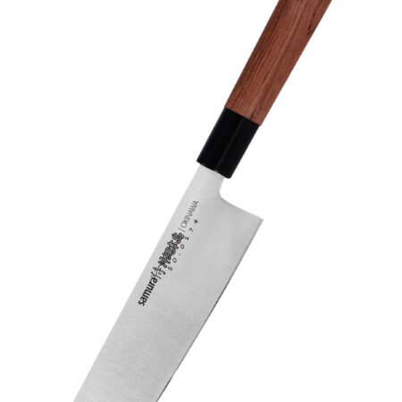 Samura Okinawa Nakiri Küchenmesser 172 mm braun schwarzer Griff - Klinge zeigt nach unten links, auf einem weißen Hintergrund