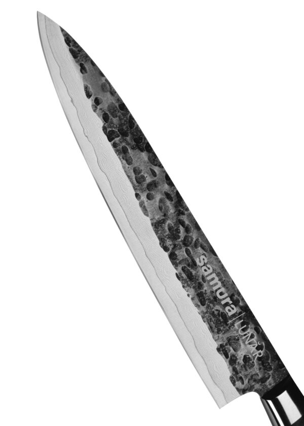 Samura Pro-S Lunar Küchenmesser Allzweck 150 mm schwarzer Griff - Nahaufnahme Klinge, auf einem weißen Hintergrund