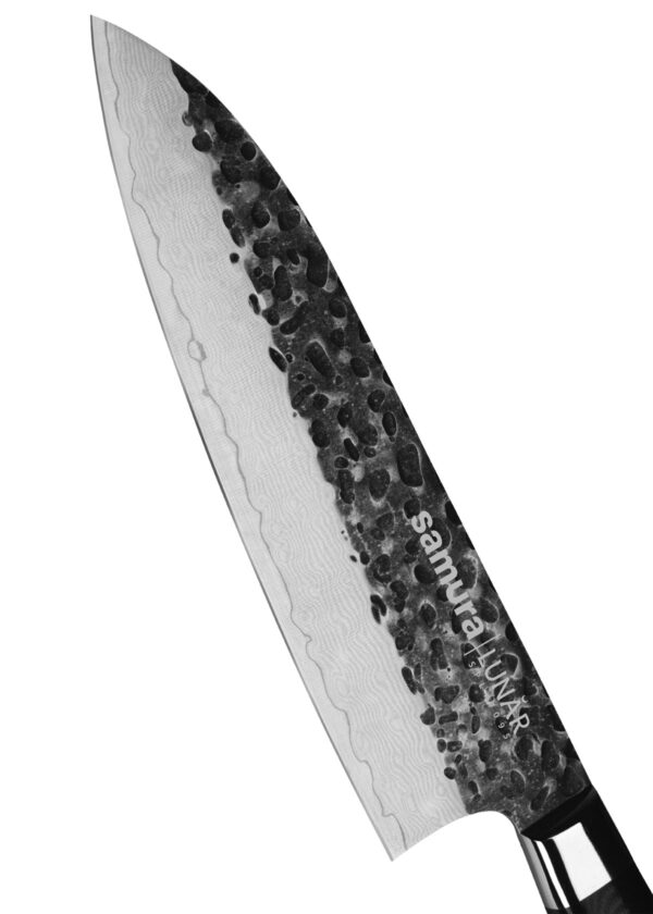 Samura Pro-S Lunar Küchenmesser Santoku 180 mm schwarzer Griff - Nahaufnahme Klinge nach links oben gerichtet, auf einem weißen Hintergrund