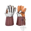 Battle Merchant mittelalterliche Panzerhandschuhe Visby 14. Jh. braun - Unter- und Oberansicht stehend vor einem weißen Hintergrund