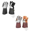 Battle Merchant mittelalterliche Panzerhandschuhe Visby 14. Jh. schwarz und braun - Unter- und Oberansicht stehend vor einem weißen Hintergrund