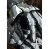 Battle Merchant mittelalterliche Panzerhandschuhe Visby 14. Jh. schwarz - Nahaufnahme Finger auf Fell liegend