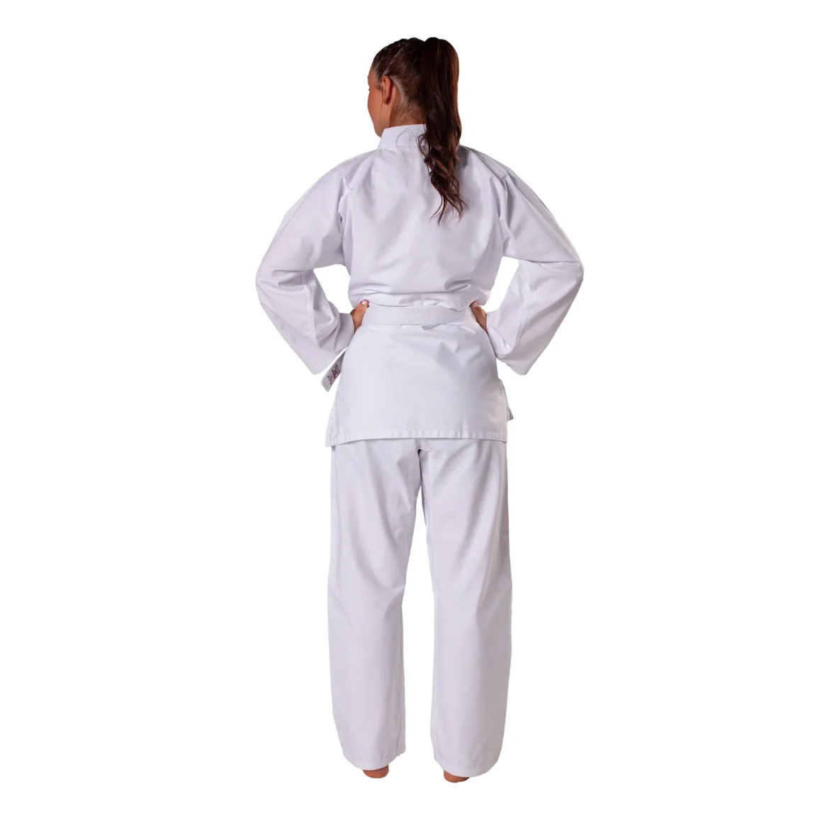 Danrho Judo Ju Jutsu Anzug O Goshi weiß - Rückansicht an junger Frau
