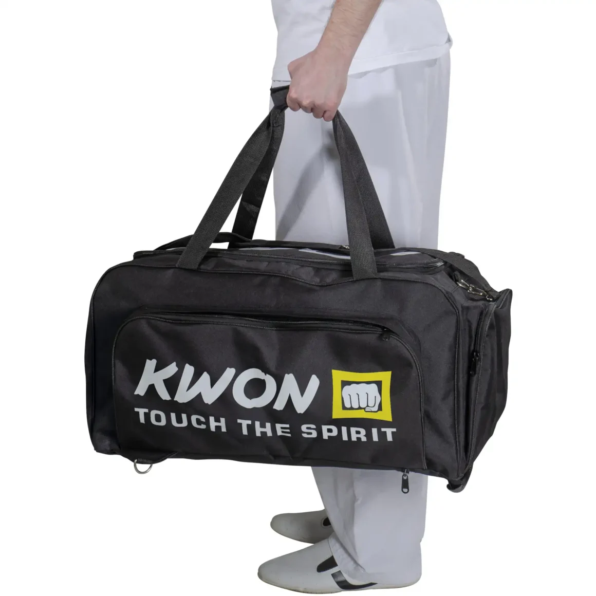 Kwon Duo Sporttasche Brisbane mit Rucksackfunktion - in der Hand getragen