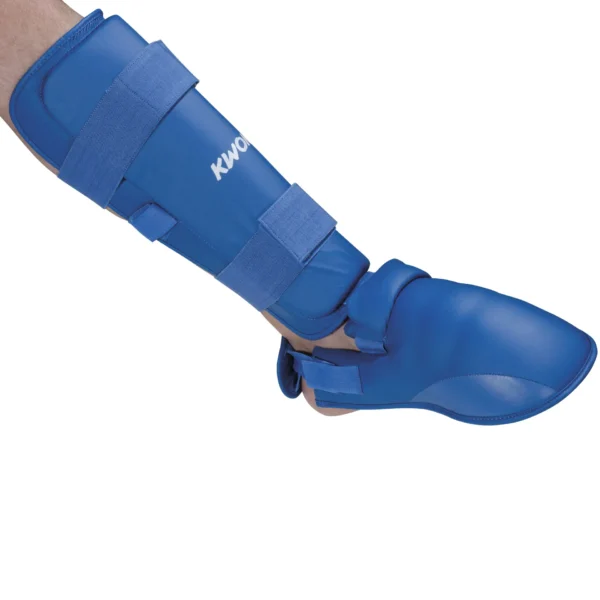 Kwon Karate Schienbein- und Spannschutz blau, seitlich gesehen