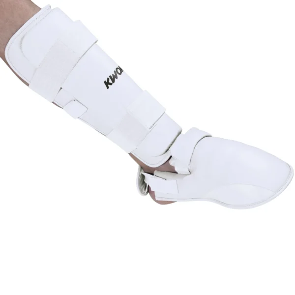 Kwon Karate Schienbein- und Spannschutz weiß, seitlich gesehen